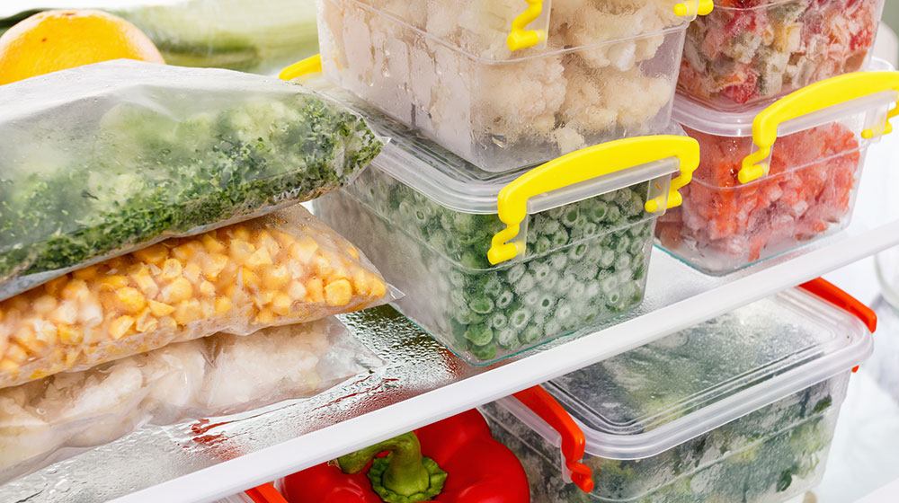 alimentos ordenados en el refrigerador